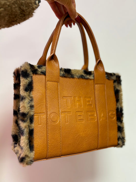 Small fur lined tote bag in camel